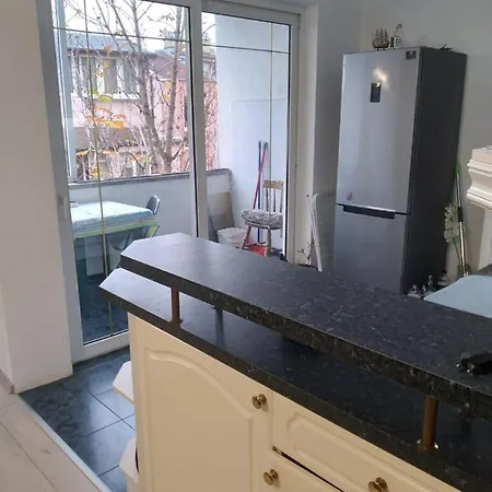 Spacious And Luxury 2 Bedroom Free Parking